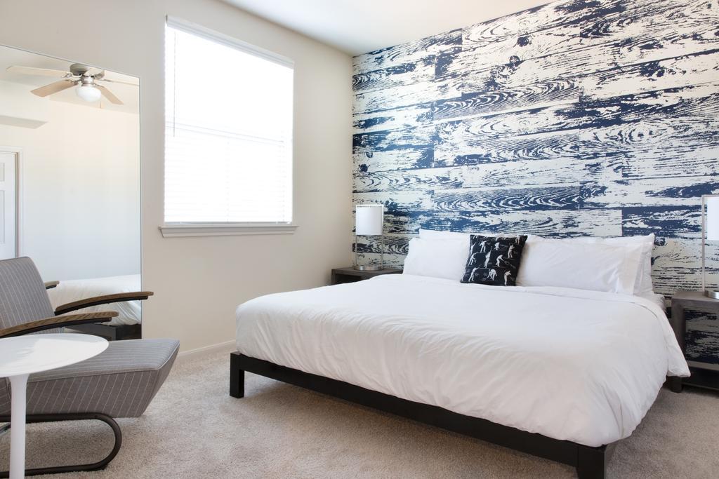Guild West 6Th Aparthotel Остин Екстериор снимка