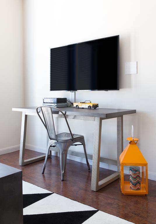 Guild West 6Th Aparthotel Остин Екстериор снимка